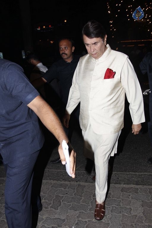 Celebrities at Amitabh Bachchan Hosted Diwali 2015 Party 1 - 38 / 106 photos