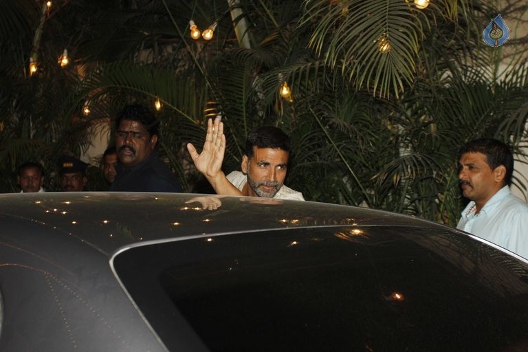 Celebrities at Amitabh Bachchan Hosted Diwali 2015 Party 1 - 46 / 106 photos