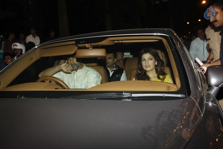 Celebrities at Amitabh Bachchan Hosted Diwali 2015 Party 1 - 64 / 106 photos