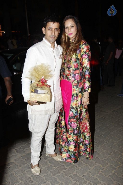 Celebrities at Amitabh Bachchan Hosted Diwali 2015 Party 1 - 94 / 106 photos