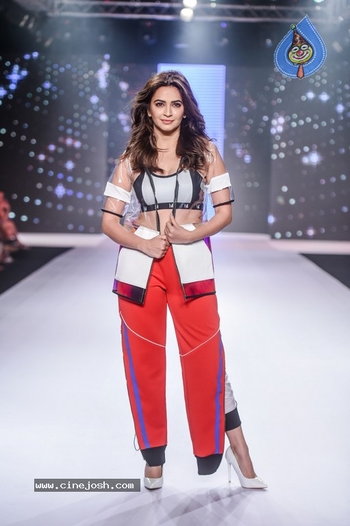 Celebrities at Bombay Times Fashion Week - 45 / 55 photos
