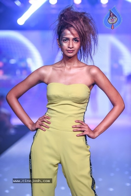 Celebrities at Bombay Times Fashion Week - 51 / 55 photos