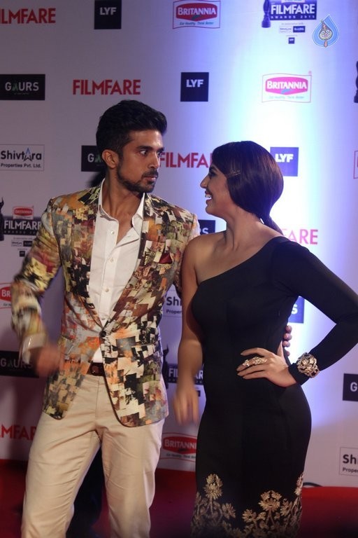 Celebrities at Filmfare 2016 Awards 1 - 57 / 84 photos