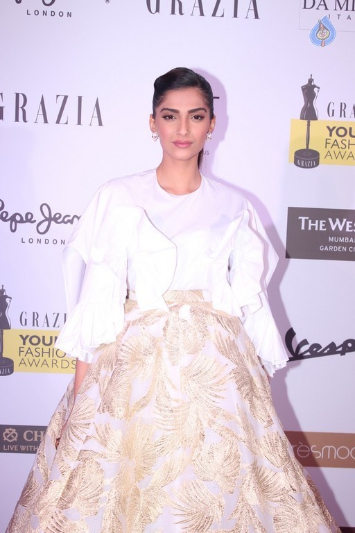 Celebrities at Grazia Young Fashion Awards - 36 / 62 photos