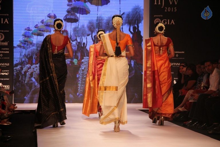 Celebrities at IIJW 2015 Show - 93 / 102 photos