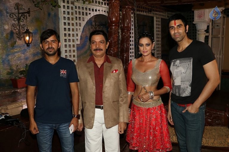 Celebrities at JD Film Sets - 2 / 20 photos