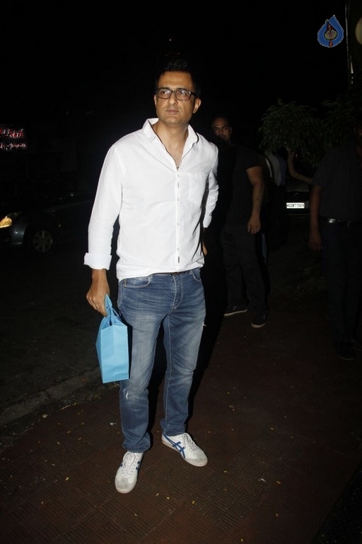 Celebrities at Jitesh Pillai Birthday Party - 35 / 39 photos