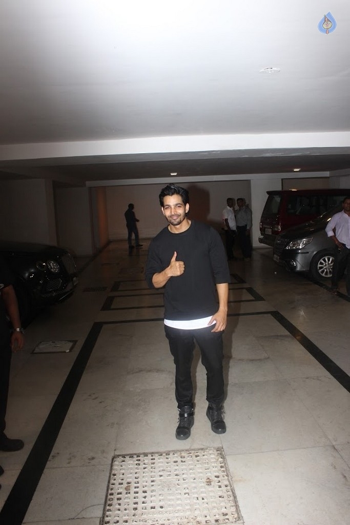 Celebrities at Karan Johar Birthday Party - 60 / 68 photos