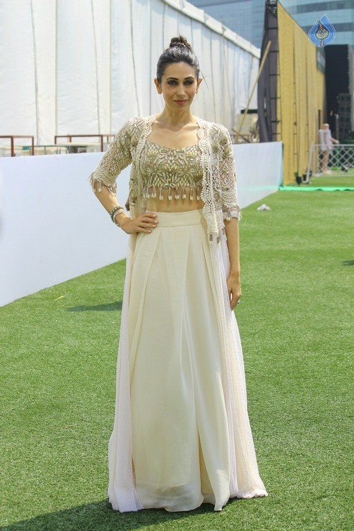 Celebrities at LFW Summer 2017 - 17 / 84 photos