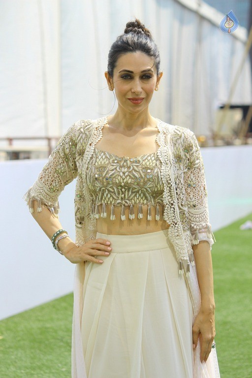 Celebrities at LFW Summer 2017 - 18 / 84 photos