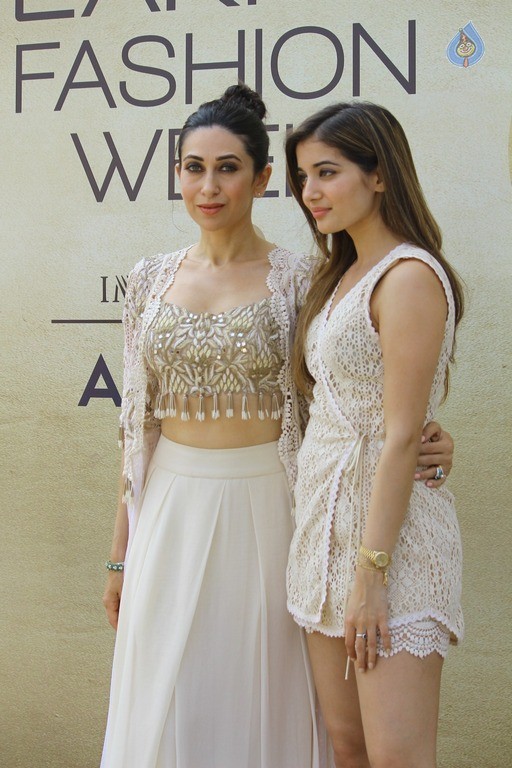 Celebrities at LFW Summer 2017 - 67 / 84 photos