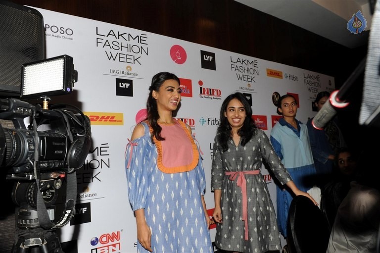 Celebrities at LFW Summer Spring 2016 Day 2 - 3 / 54 photos