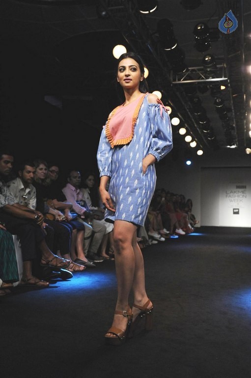 Celebrities at LFW Summer Spring 2016 Day 2 - 43 / 54 photos