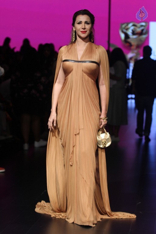 Celebrities at LFW Winter Festive 2016 - 32 / 42 photos