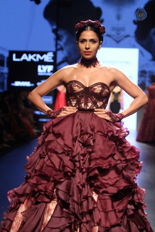 Celebrities at LFW Winter Festive 2016 - 37 / 42 photos