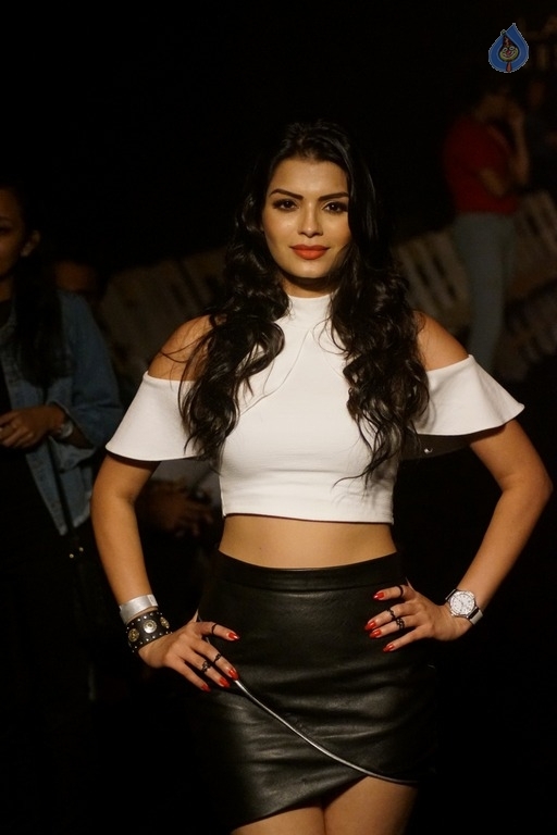 Celebrities at LFW Winter Festive 2017 - 12 / 63 photos