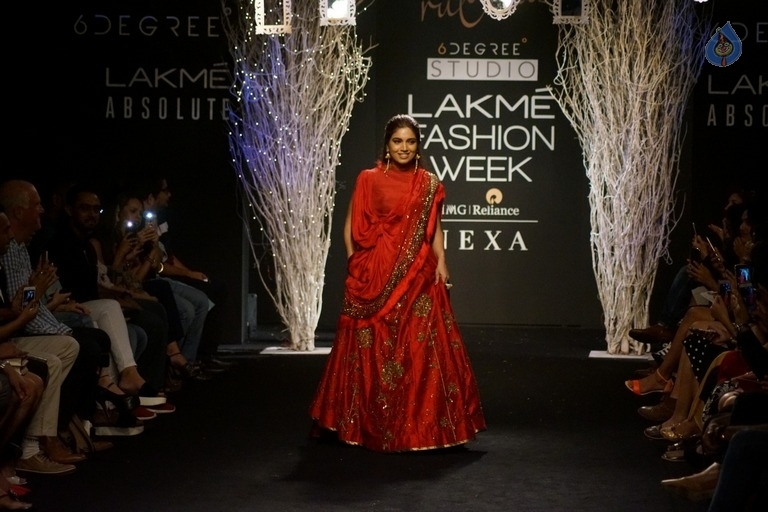 Celebrities at LFW Winter Festive 2017 - 17 / 63 photos