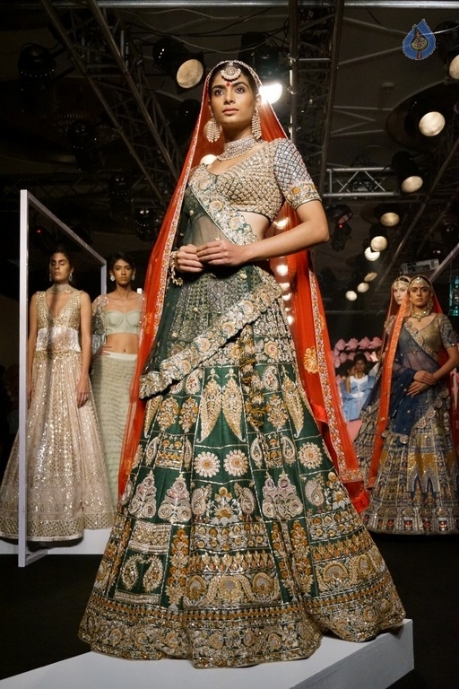 Celebrities at LFW Winter Festive 2017 - 22 / 63 photos