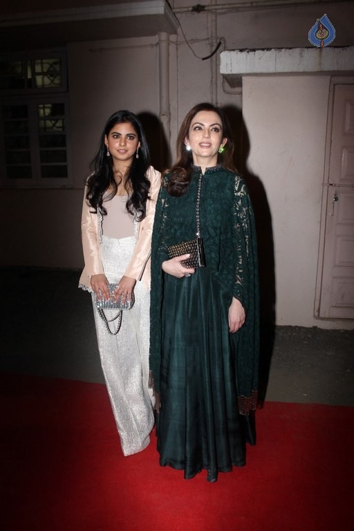 Celebrities at Manisha Malhotra LFW 2016 Show - 10 / 52 photos