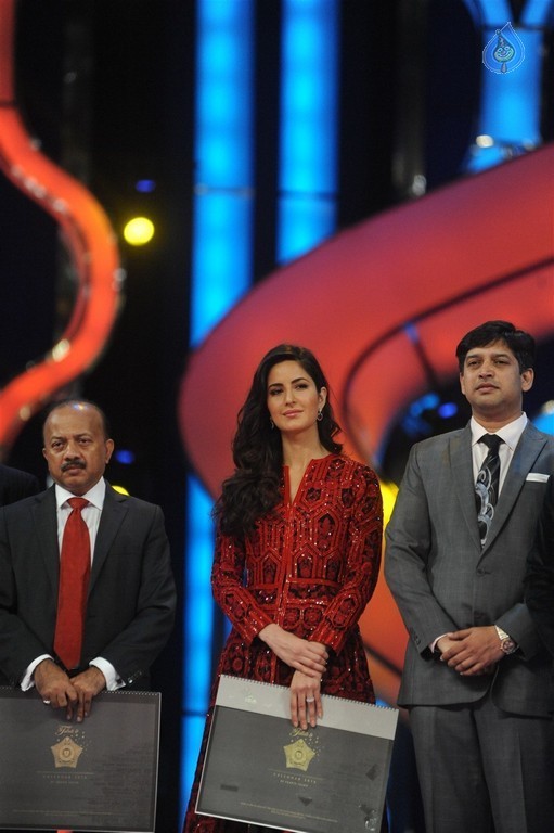 Celebrities at Mumbai Police Melawa Umang 2016 - 15 / 111 photos