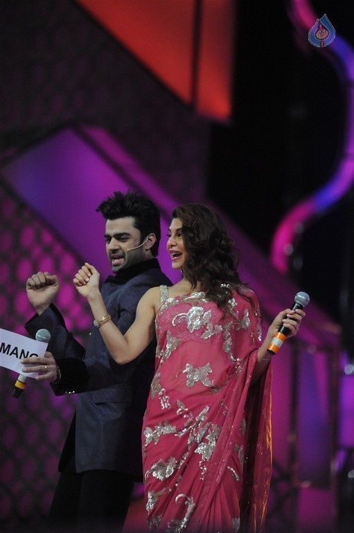 Celebrities at Mumbai Police Melawa Umang 2016 - 31 / 111 photos