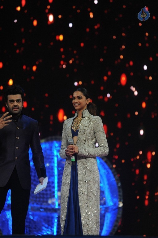 Celebrities at Mumbai Police Melawa Umang 2016 - 49 / 111 photos