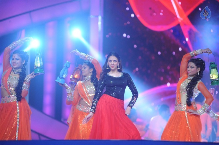 Celebrities at Mumbai Police Melawa Umang 2016 - 51 / 111 photos