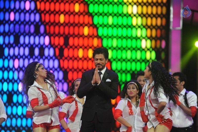 Celebrities at Mumbai Police Melawa Umang 2016 - 73 / 111 photos