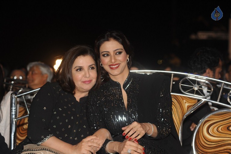 Celebrities at Mumbai Police Melawa Umang 2016 - 74 / 111 photos