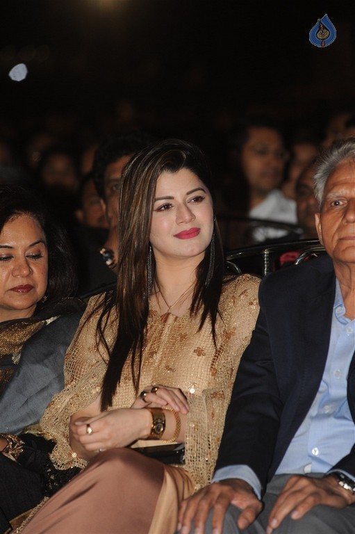 Celebrities at Mumbai Police Melawa Umang 2016 - 84 / 111 photos