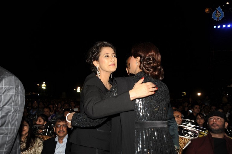 Celebrities at Mumbai Police Melawa Umang 2016 - 85 / 111 photos