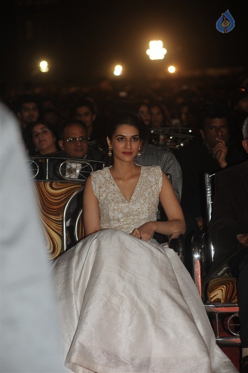 Celebrities at Mumbai Police Melawa Umang 2016 - 91 / 111 photos