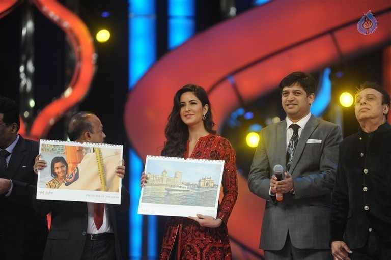 Celebrities at Mumbai Police Melawa Umang 2016 - 92 / 111 photos