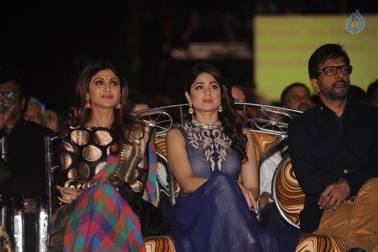 Celebrities at Mumbai Police Melawa Umang 2016 - 98 / 111 photos