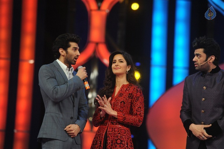 Celebrities at Mumbai Police Melawa Umang 2016 - 108 / 111 photos