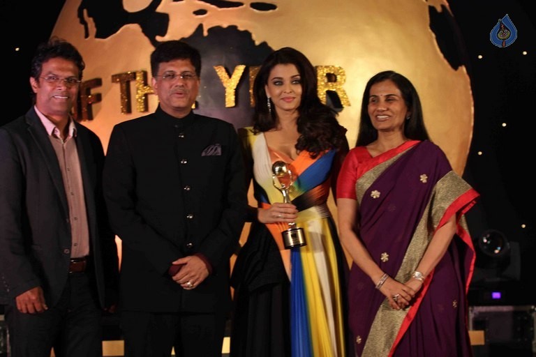 Celebrities at NRI of the Year Awards 2016 - 21 / 40 photos