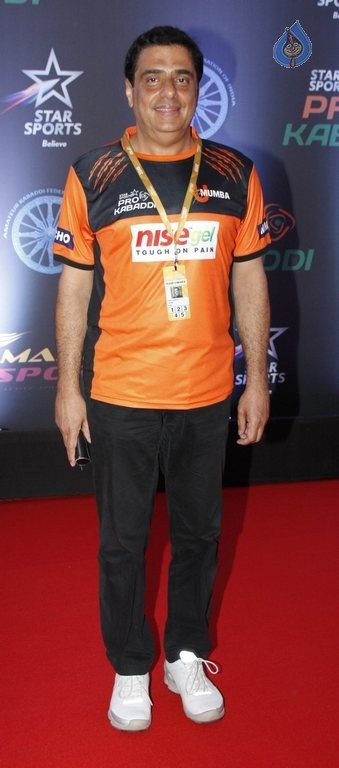 Celebrities at PKL 2015 Final - 5 / 21 photos