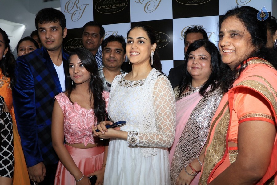 Celebrities at Razwada Jewels Store Launch - 23 / 37 photos