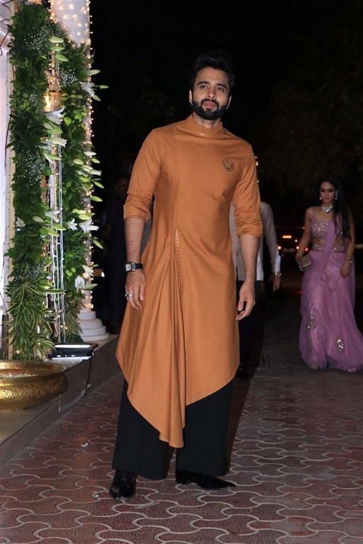Celebrities at Shilpa Shetty Diwali Bash 2018 - 24 / 42 photos