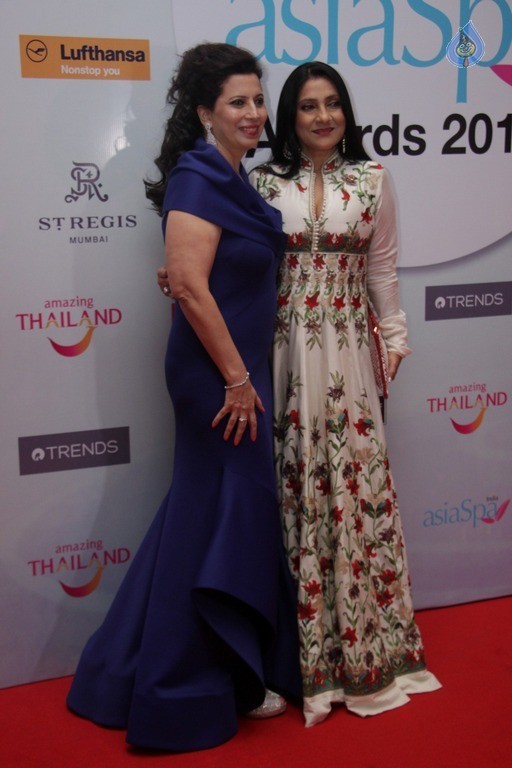 Celebrities at Star Studded Award Night - 30 / 63 photos