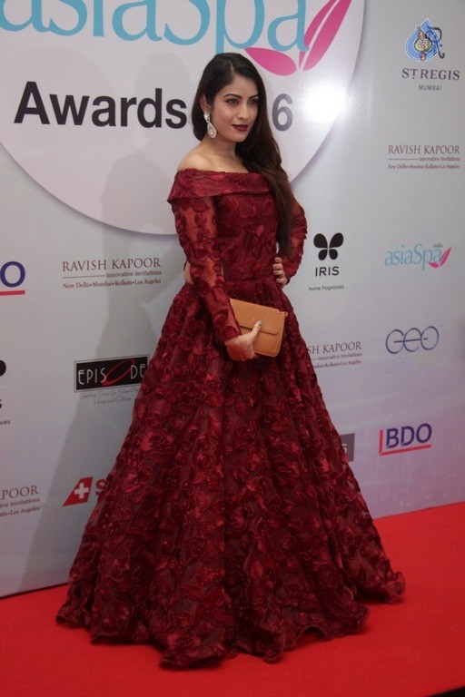 Celebrities at Star Studded Award Night - 31 / 63 photos