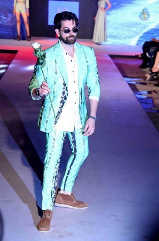 Celebrities at Tech Fashion Tour 2016 - 15 / 25 photos