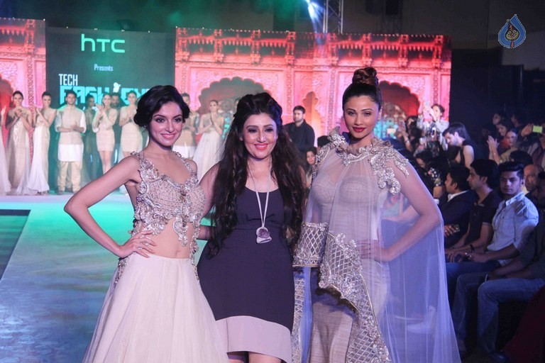 Celebrities at Tech Fashion Tour 2016 - 20 / 25 photos