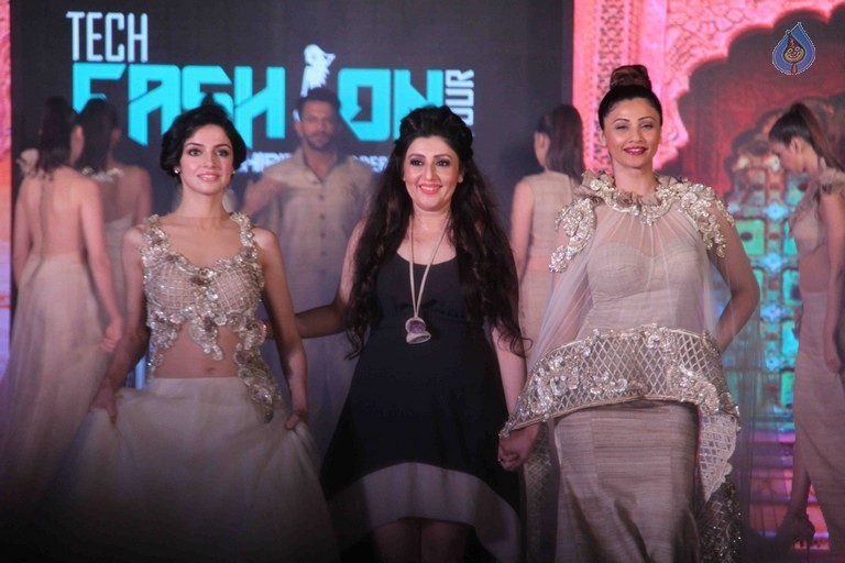 Celebrities at Tech Fashion Tour 2016 - 21 / 25 photos