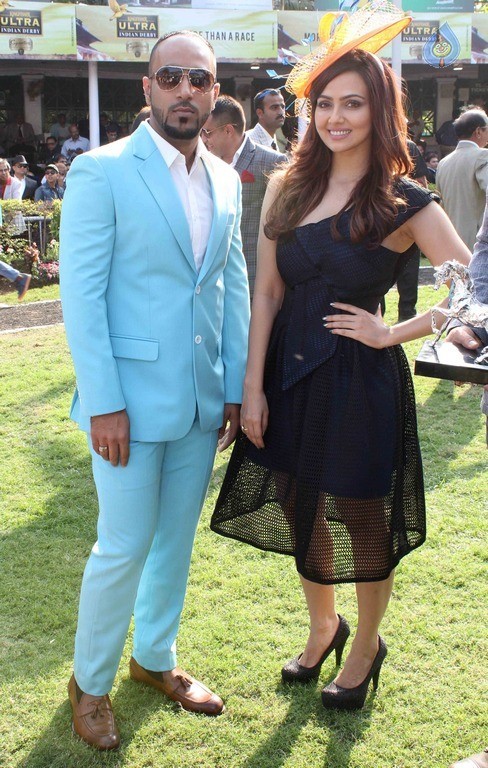 Celebrities at The Sshaawn Million Cup Event - 27 / 33 photos