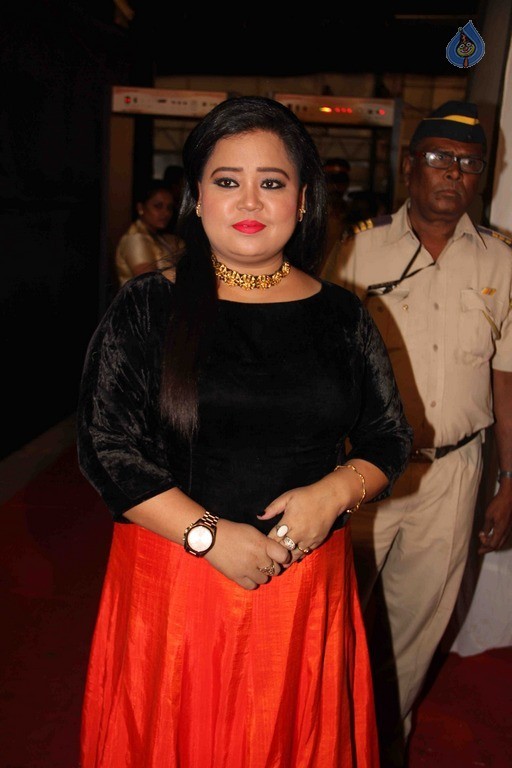 Celebrities at Umang 2017 Red Carpet - 12 / 39 photos