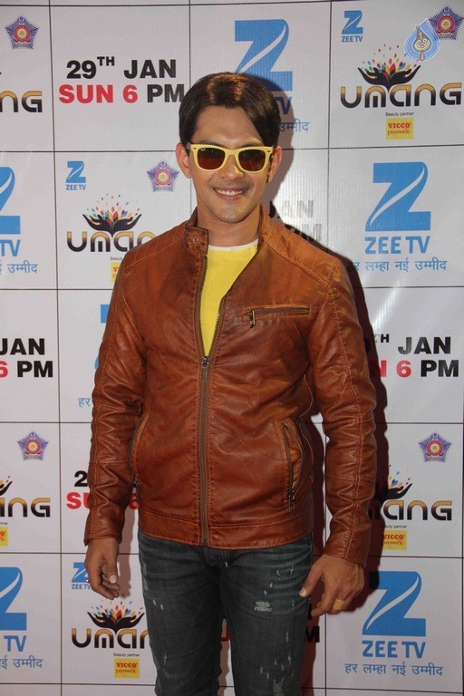 Celebrities at Umang 2017 Red Carpet - 37 / 39 photos