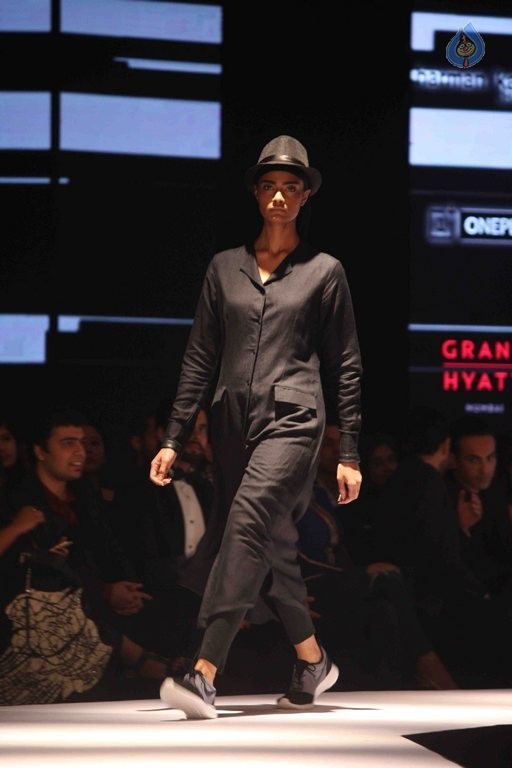 Celebrities at Van Heusen GQ Fashion Nights 2015 - 30 / 52 photos