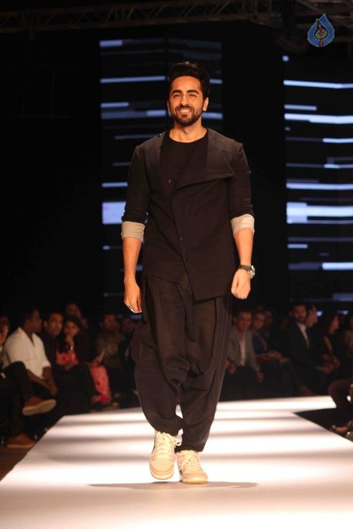 Celebrities at Van Heusen GQ Fashion Nights 2015 - 34 / 52 photos