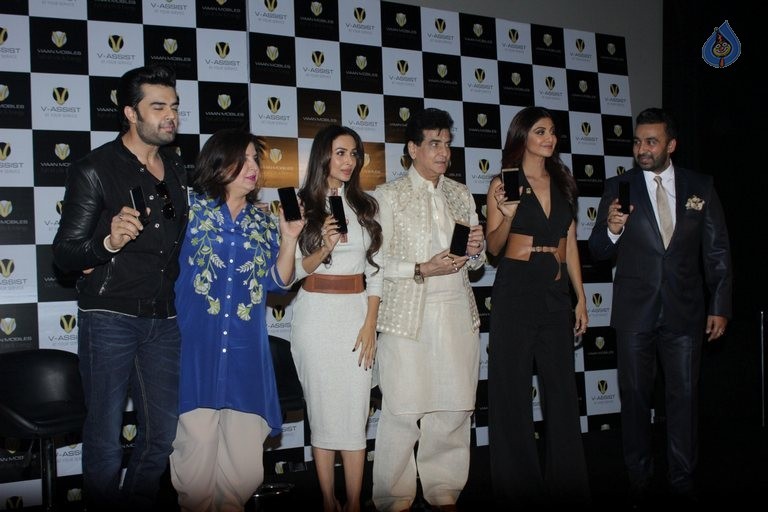 Celebrities at Viaan Mobiles Launch - 49 / 55 photos